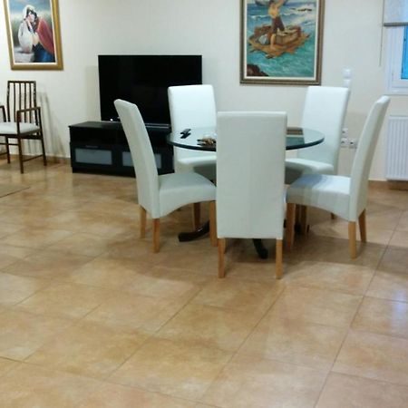 Lovely 2-Bedroom Apartment At Greek Riviera Vári Exterior foto