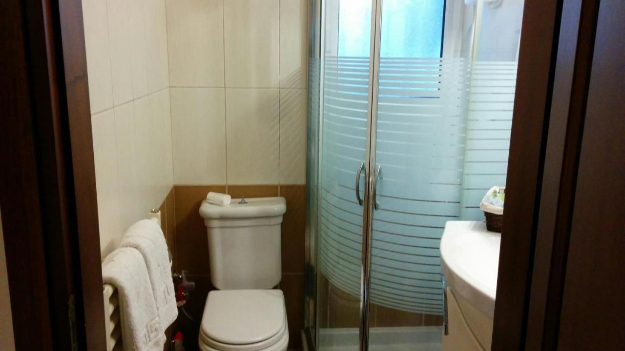 Lovely 2-Bedroom Apartment At Greek Riviera Vári Exterior foto