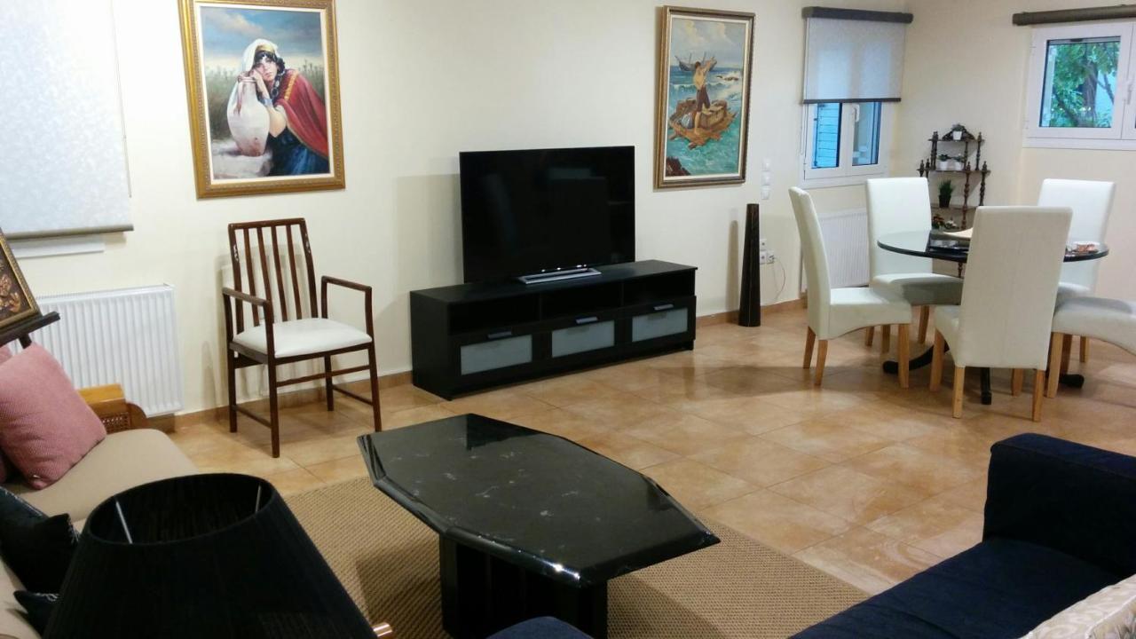 Lovely 2-Bedroom Apartment At Greek Riviera Vári Exterior foto