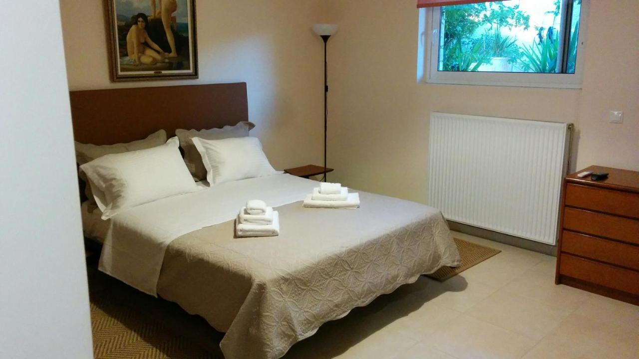 Lovely 2-Bedroom Apartment At Greek Riviera Vári Exterior foto